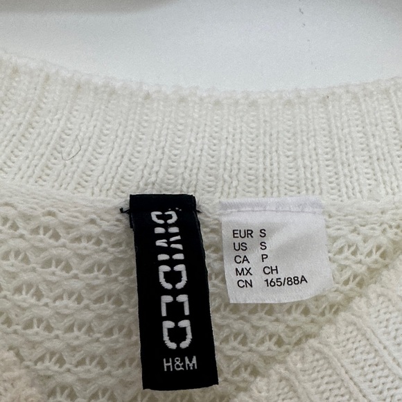 H&M Ruffle Sweater - Picture 3 of 3